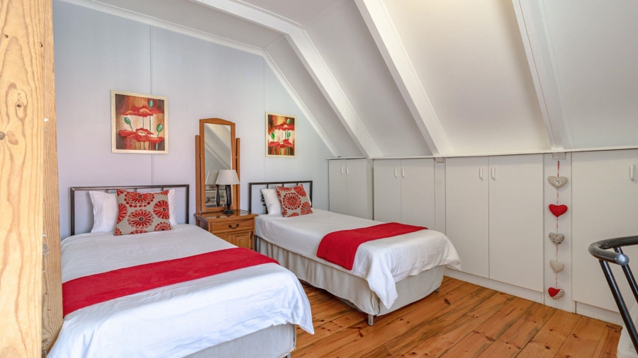 5 Bedroom Property for Sale in Perlemoenbaai Western Cape